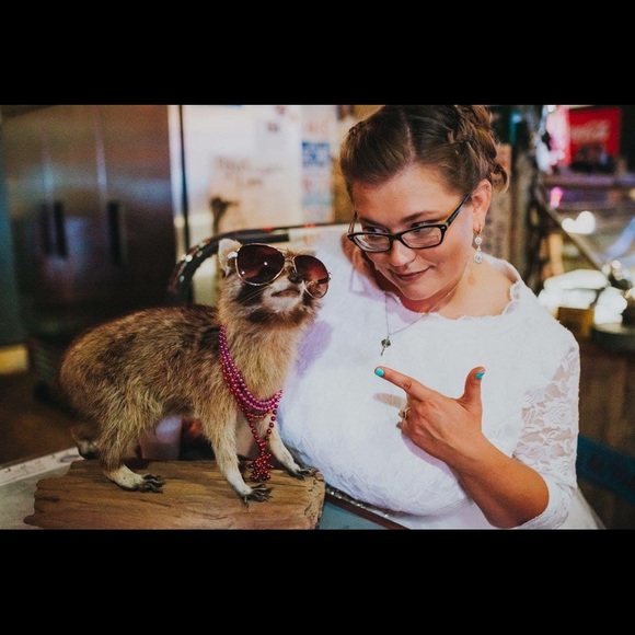 Meet your Posher, Meris - Picture 2 of 3